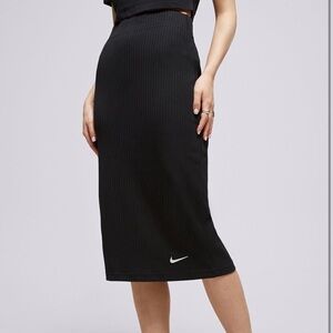 Nike Chill Knit Slim Ribbed Midi Skirt